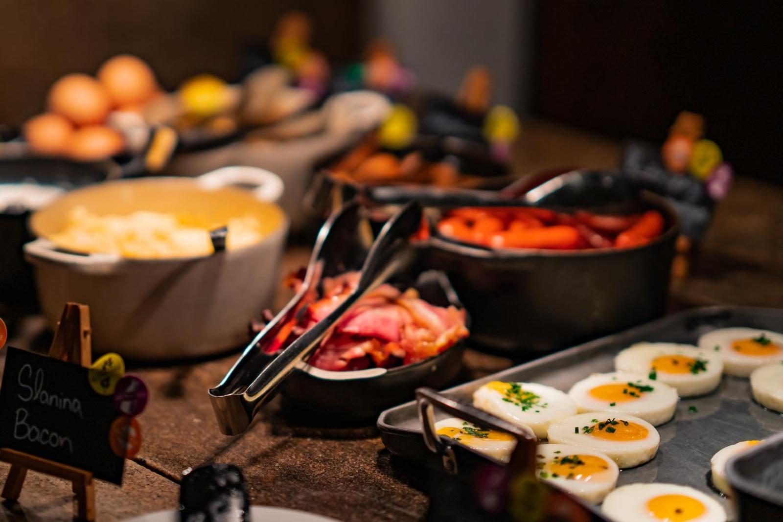 Don Giovanni Hotel Prague - Great Hotels Of The World Exterior photo Breakfast buffet